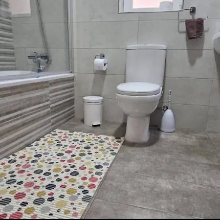 Cozy 2 Bdr 2 Bth Terrace Near Promenade 2 J2 Apartment