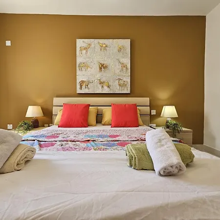 Cozy 2 Bdr 2 Bth Terrace Near Promenade
